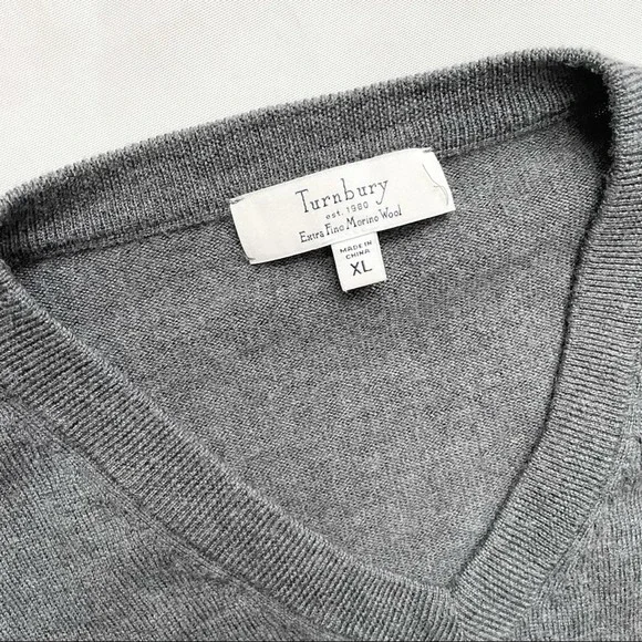 Turnbury Extra Fine Merino Wool Grey Vneck Sweater - Picture 2 of 4